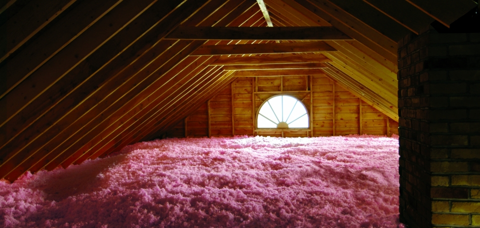 loose fill attic insulation in home